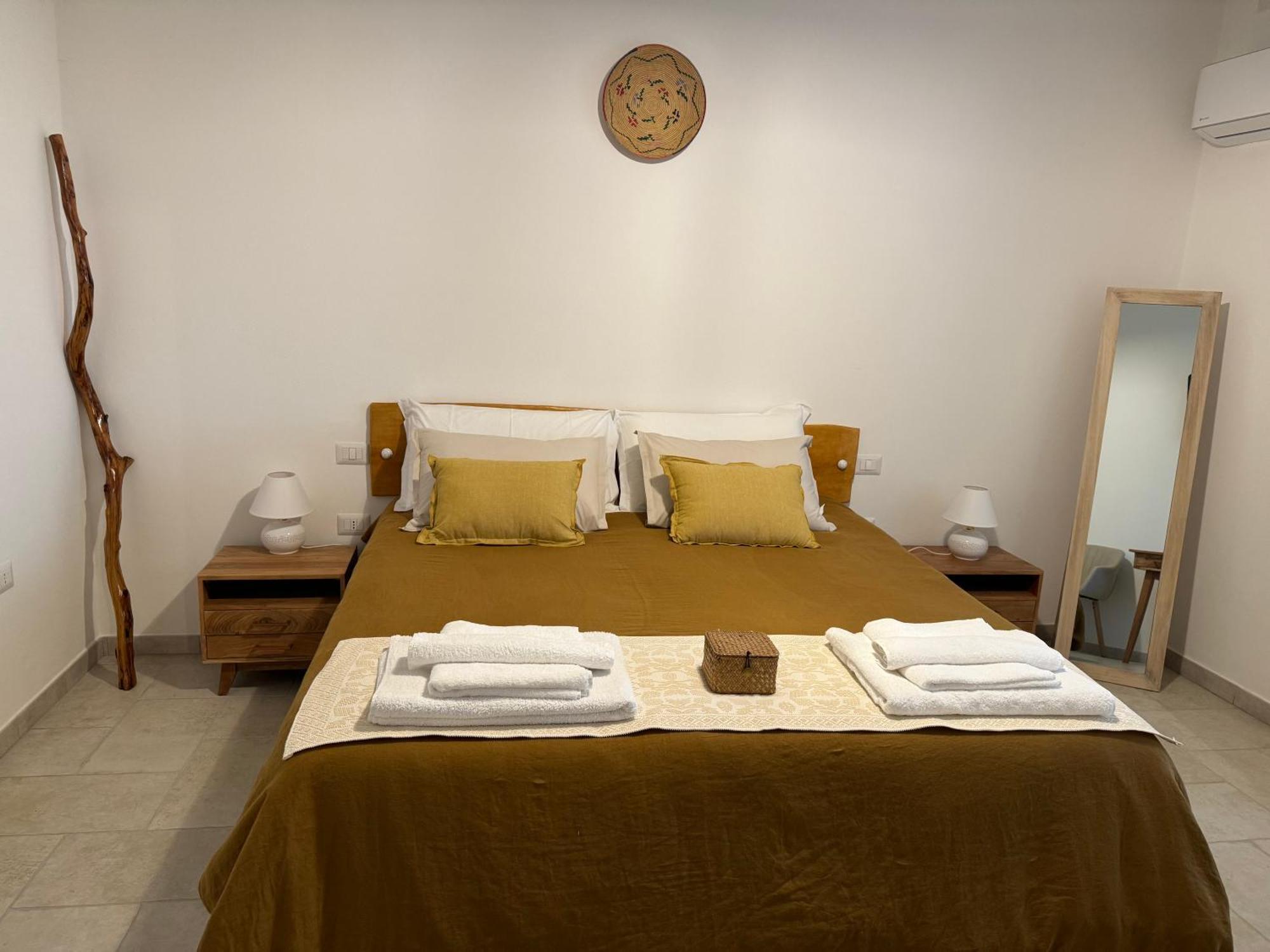 Domus La Roccia Hotel Pozzomaggiore ภายนอก รูปภาพ
