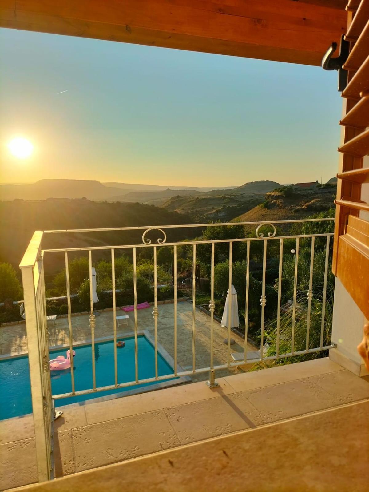 Domus La Roccia Hotel Pozzomaggiore ภายนอก รูปภาพ