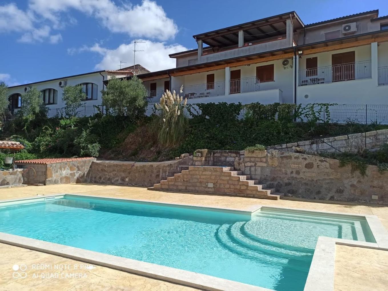Domus La Roccia Hotel Pozzomaggiore ภายนอก รูปภาพ